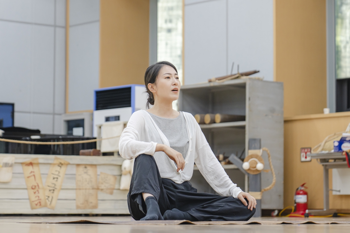 창극 '변강쇠 점 찍고 옹녀' 주연 이소연 연습 장면